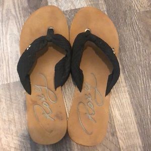 Roxy sandals